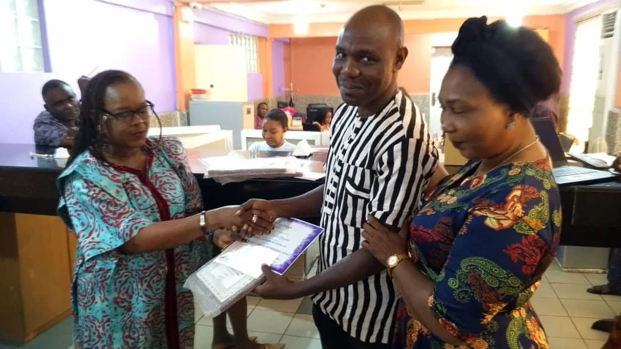 long service award to staff that have completed years of service