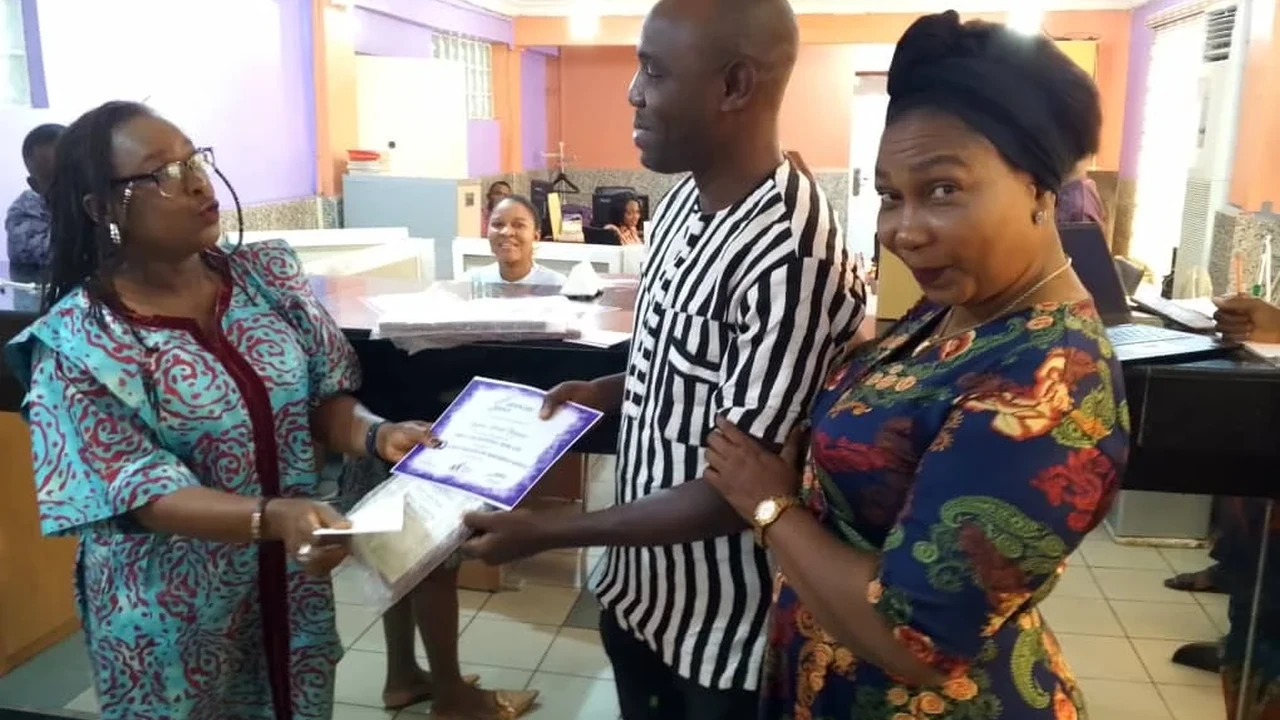 long service award to staff that have completed years of service